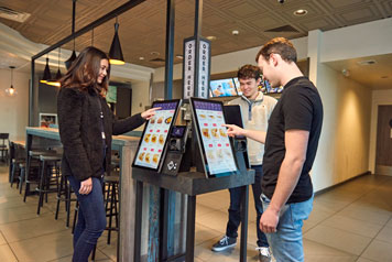 为什么现在的龙头企业都在使用Android系统